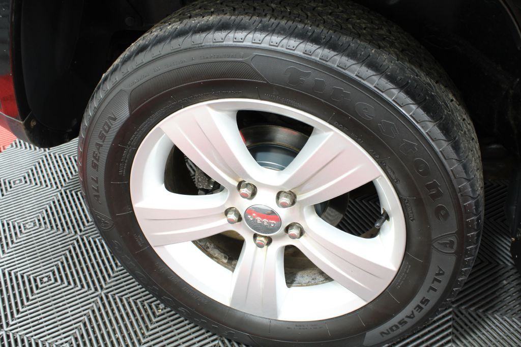 2014 Jeep Compass Image 36