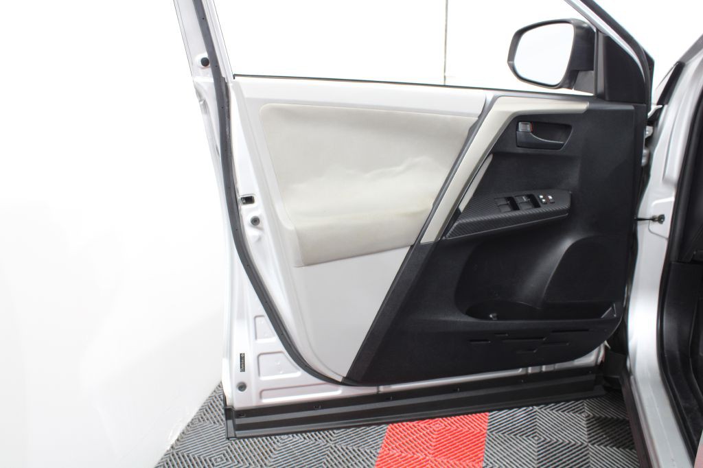 2013 Toyota Rav4 Image 13