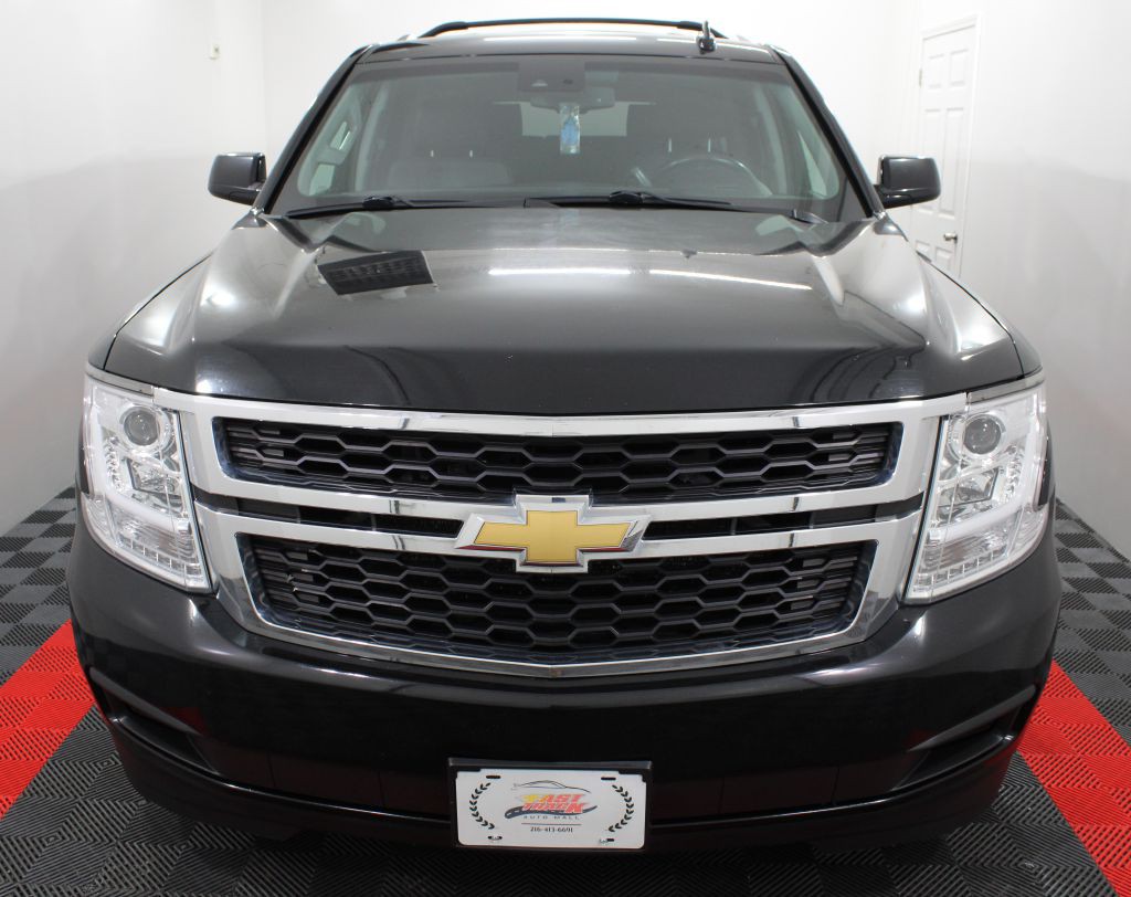 2015 Chevrolet Suburban Image 3