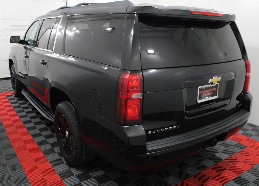 2015 Chevrolet Suburban Image 5
