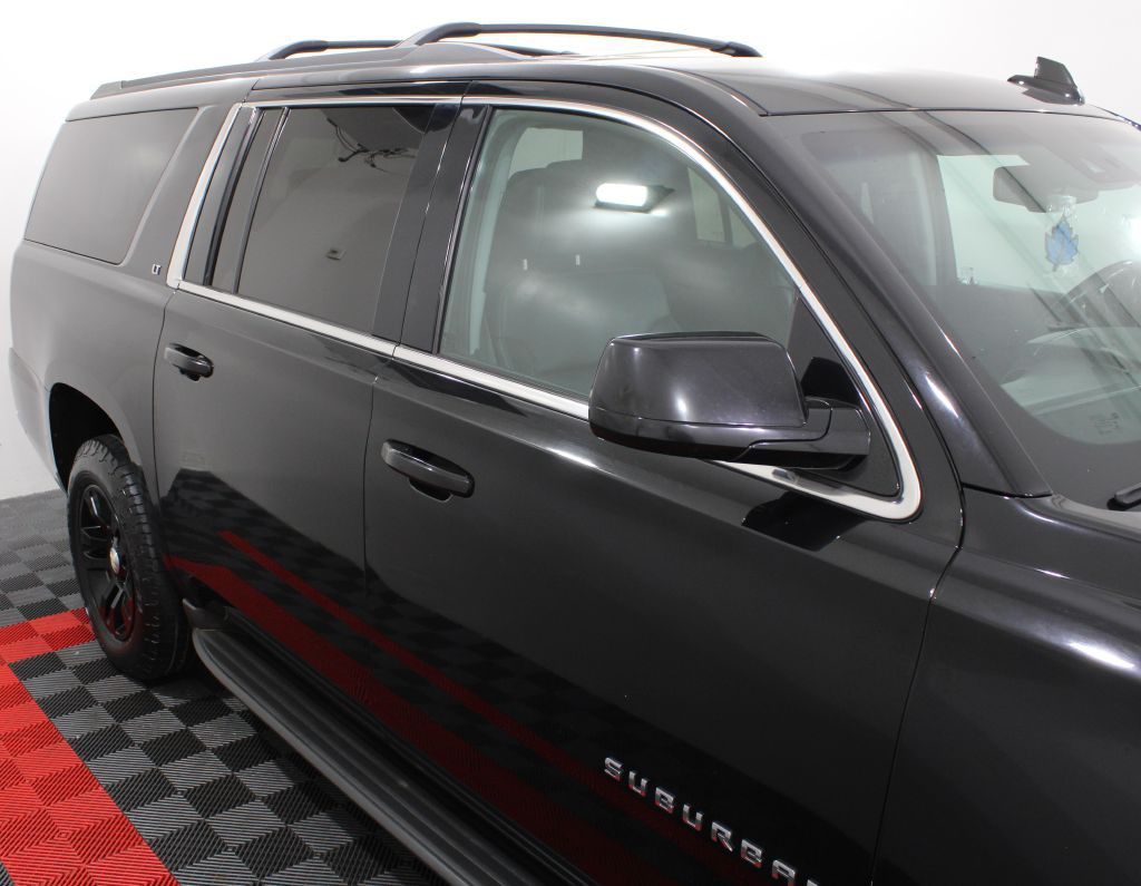 2015 Chevrolet Suburban Image 7