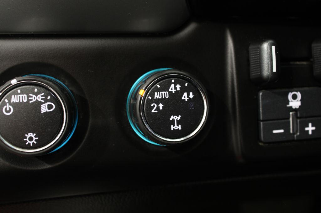 2015 Chevrolet Suburban Image 30