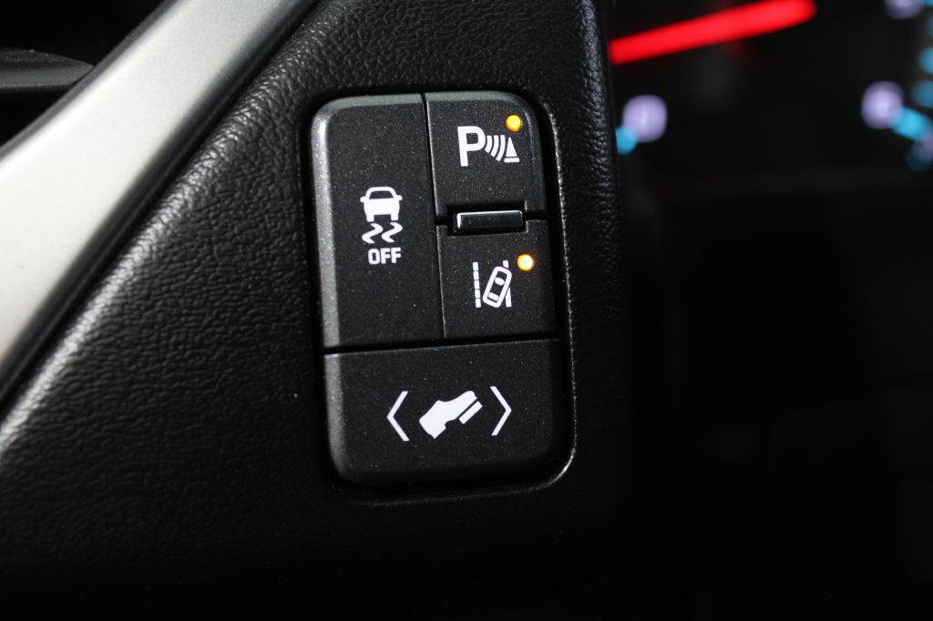 2015 Chevrolet Suburban Image 31