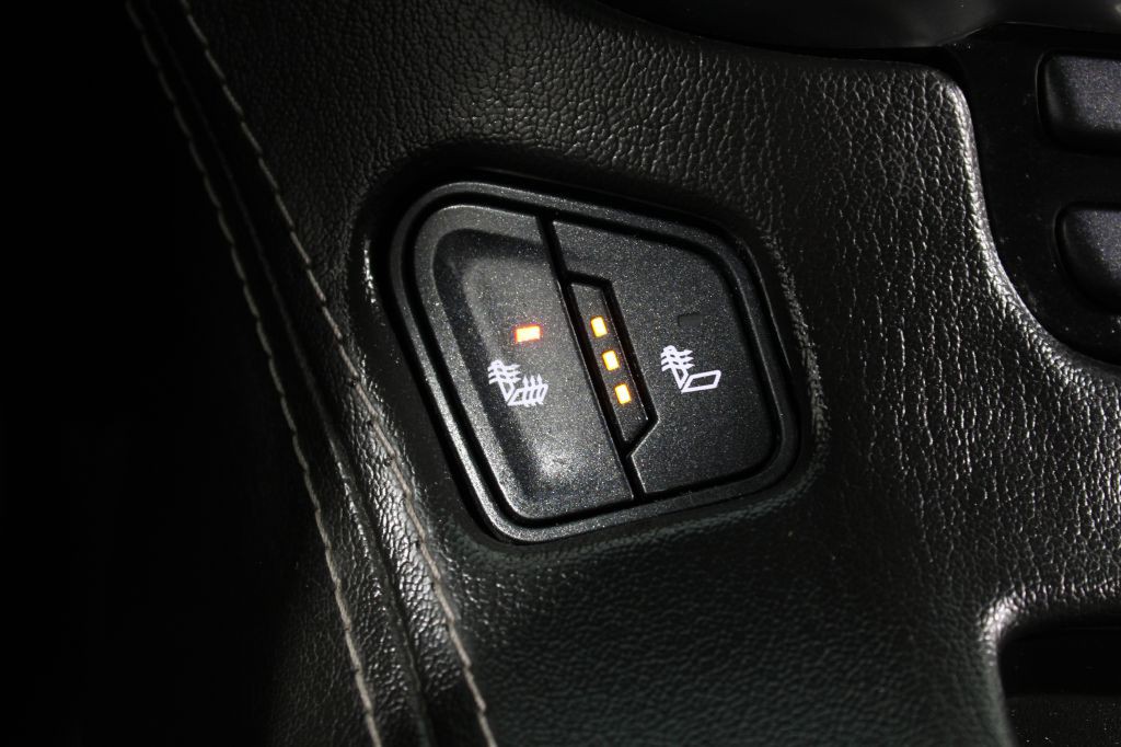 2015 Chevrolet Suburban Image 35