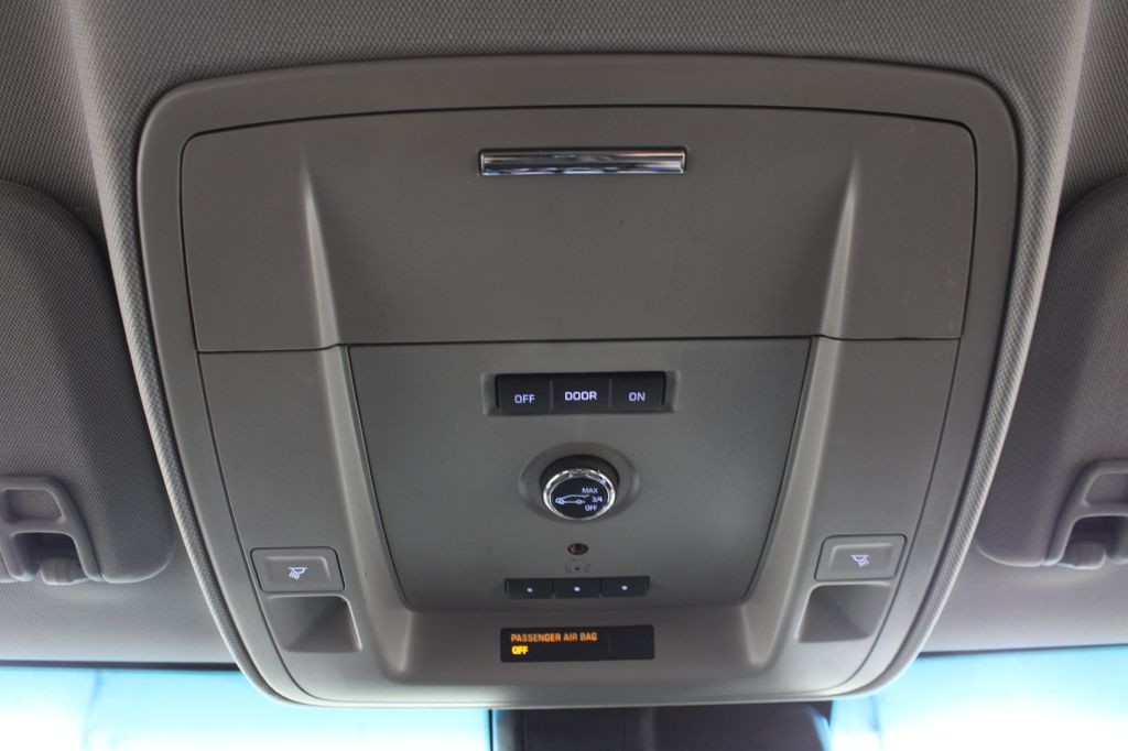 2015 Chevrolet Suburban Image 37