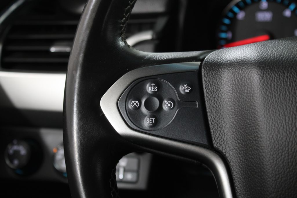 2015 Chevrolet Suburban Image 40
