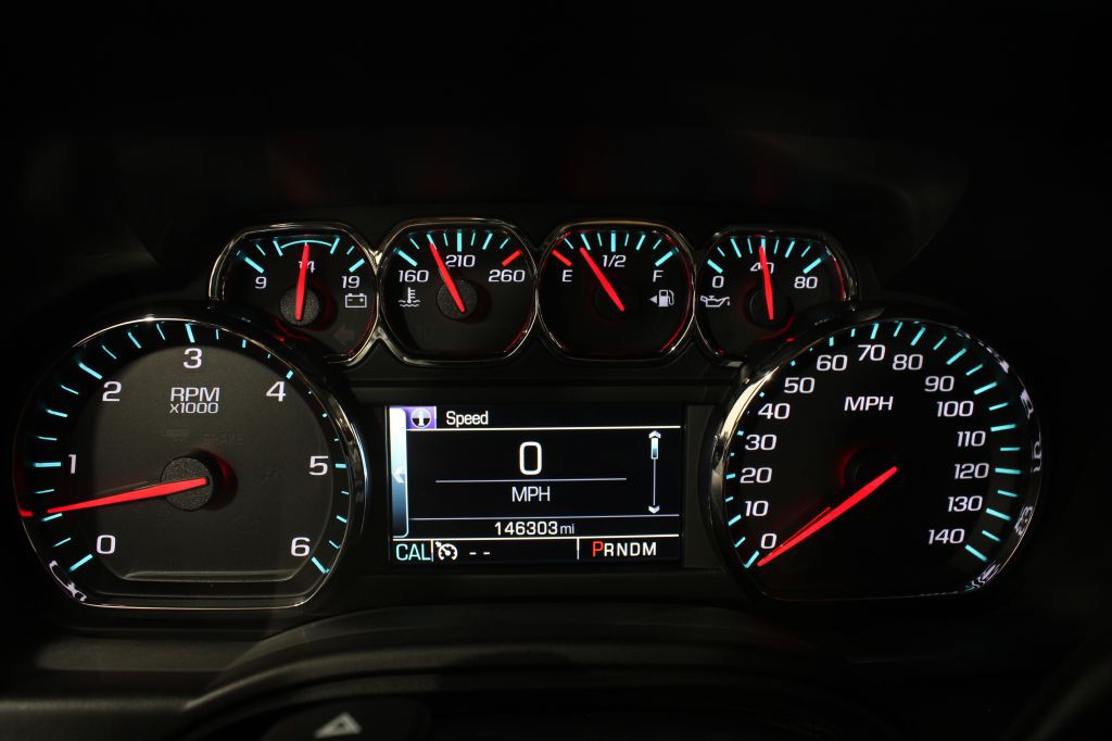 2015 Chevrolet Suburban Image 42