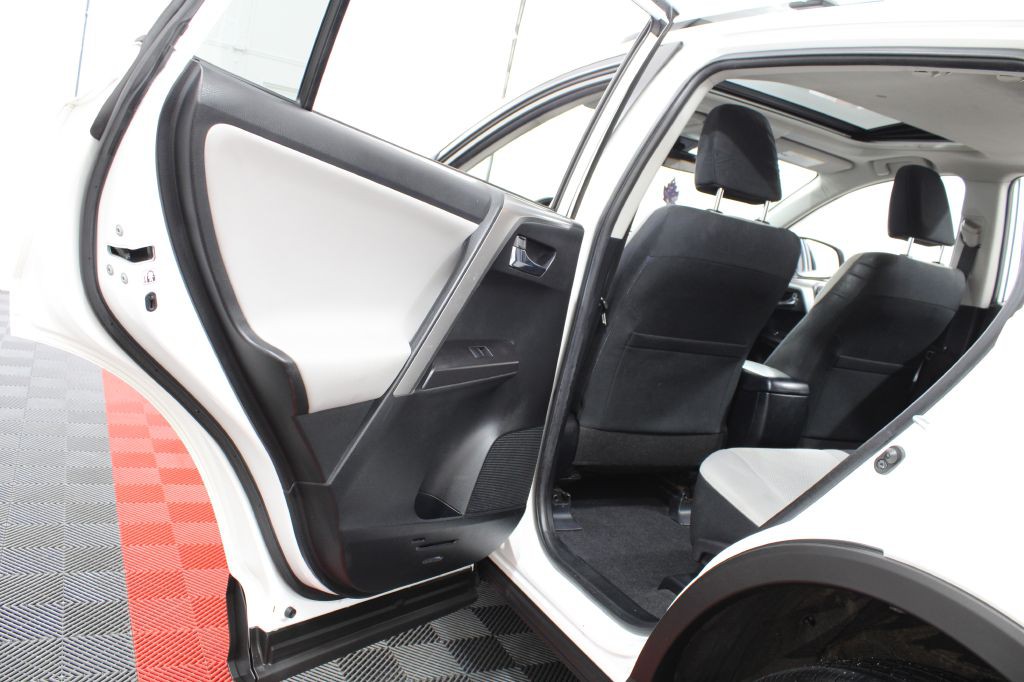 2016 Toyota Rav4 Image 16