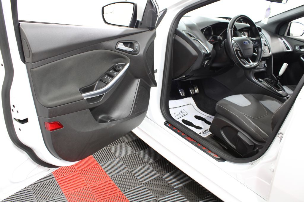 2018 Ford Focus Image 17
