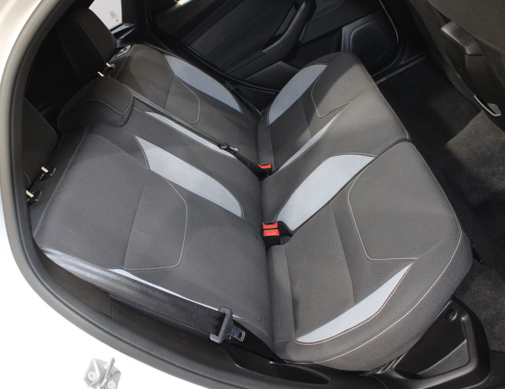 2018 Ford Focus Image 24