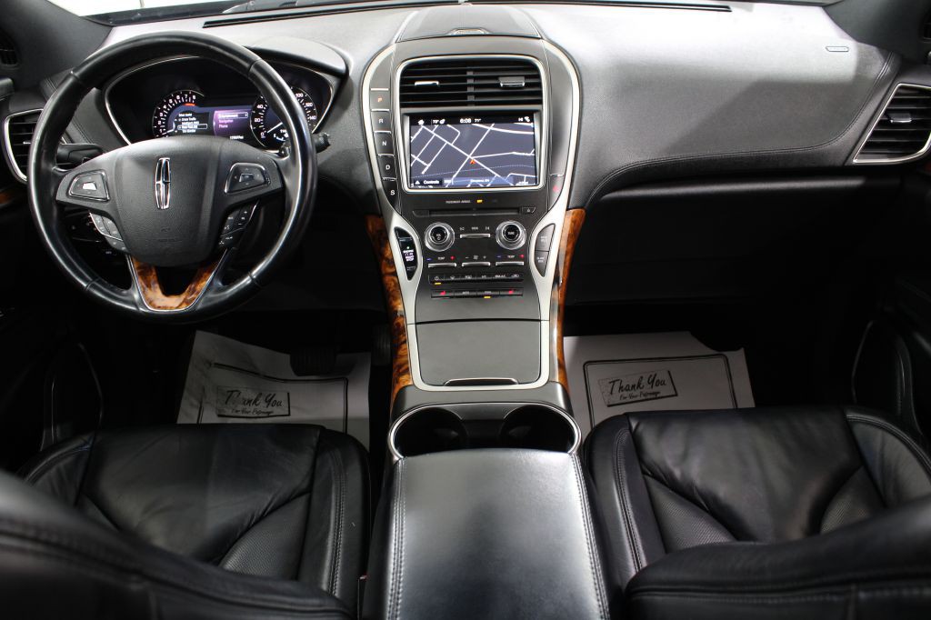2016 Lincoln MKX Image 2