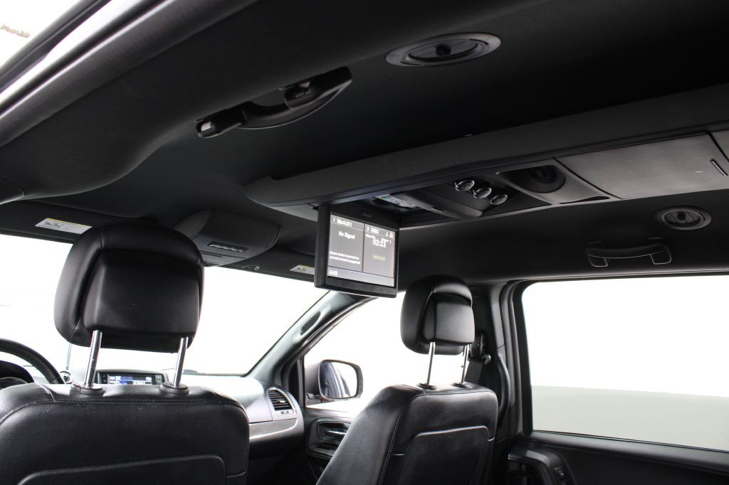 2014 Chrysler Town & Country Image 14