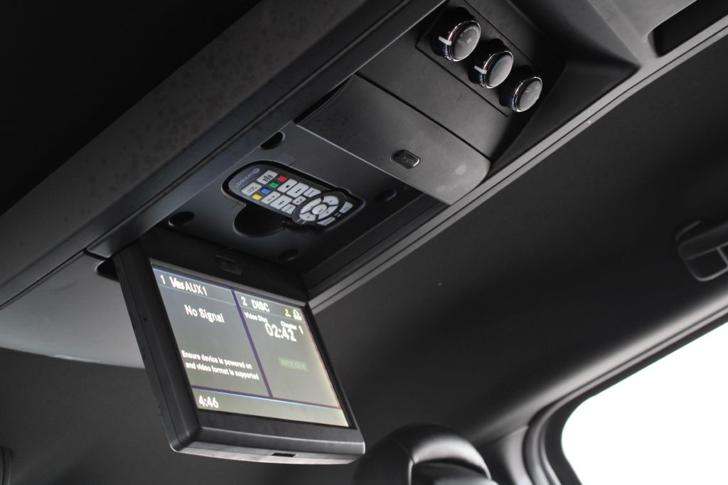 2014 Chrysler Town & Country Image 15