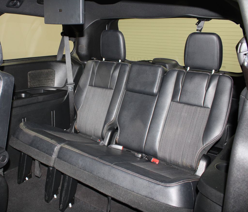 2014 Chrysler Town & Country Image 16