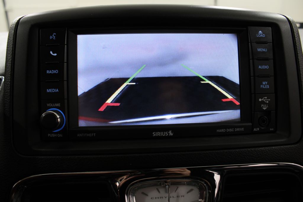 2014 Chrysler Town & Country Image 29