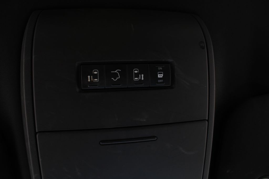 2014 Chrysler Town & Country Image 34