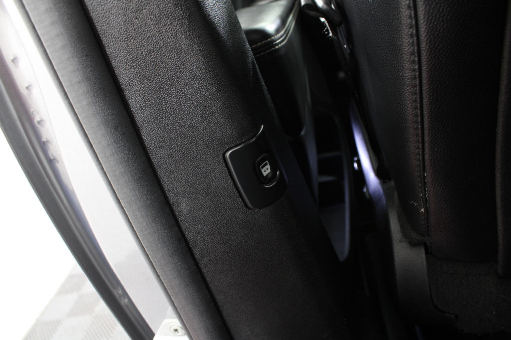 2014 Chrysler Town & Country Image 36