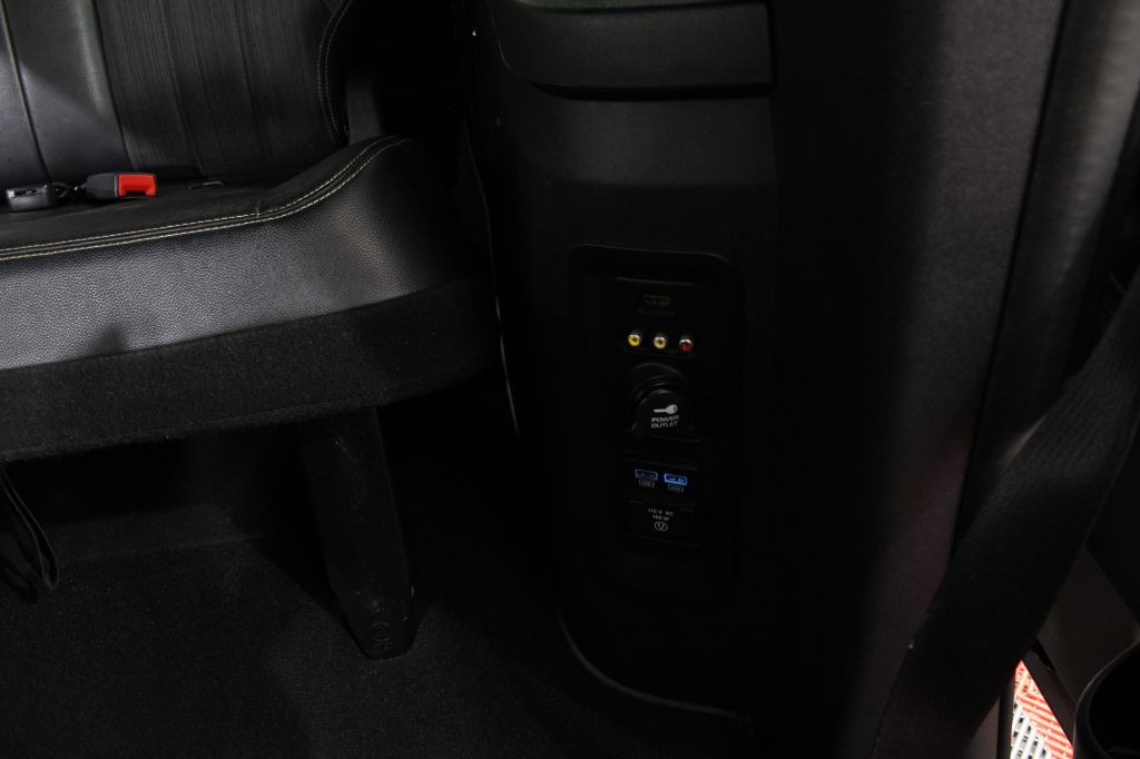 2014 Chrysler Town & Country Image 37