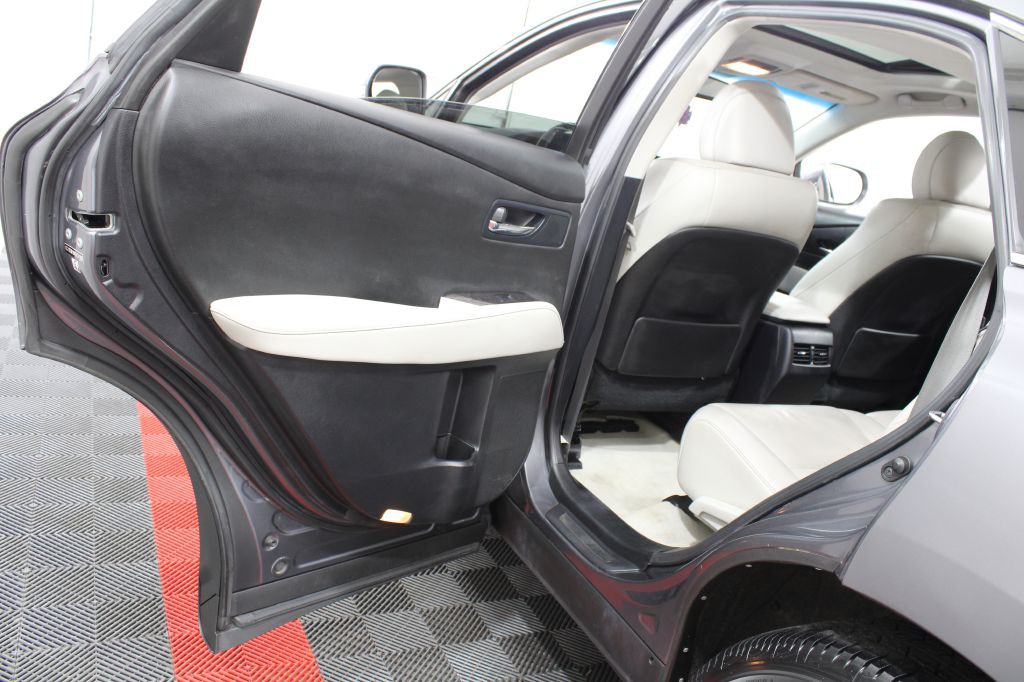 2013 Lexus RX Image 16