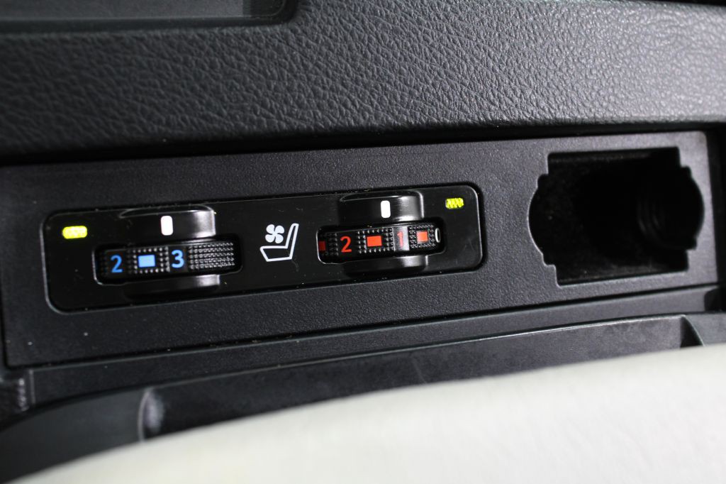 2013 Lexus RX Image 38