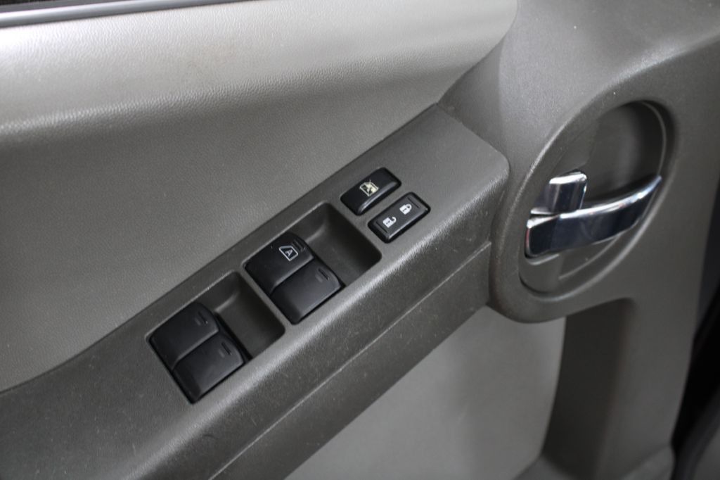 2011 Nissan Xterra Image 17