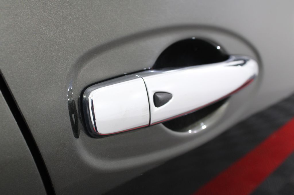 2016 Nissan Rogue Image 9
