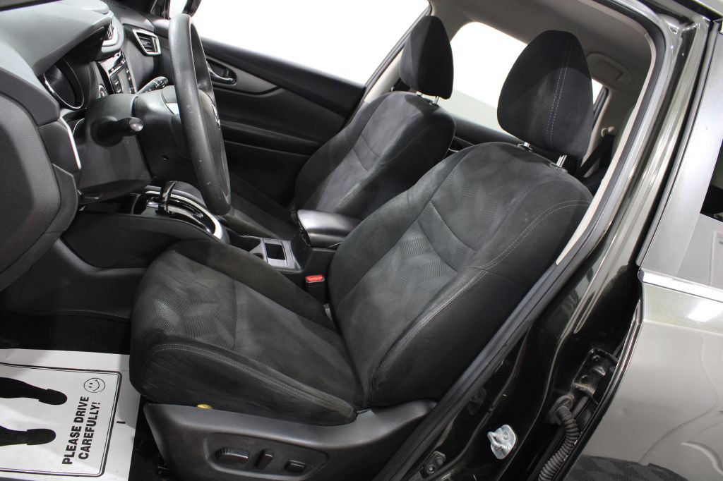 2016 Nissan Rogue Image 12