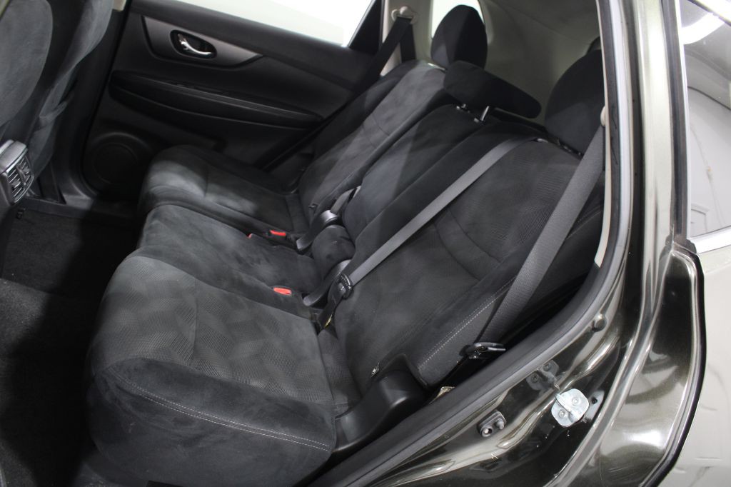 2016 Nissan Rogue Image 15