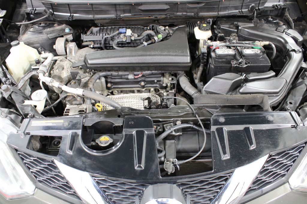 2016 Nissan Rogue Image 32