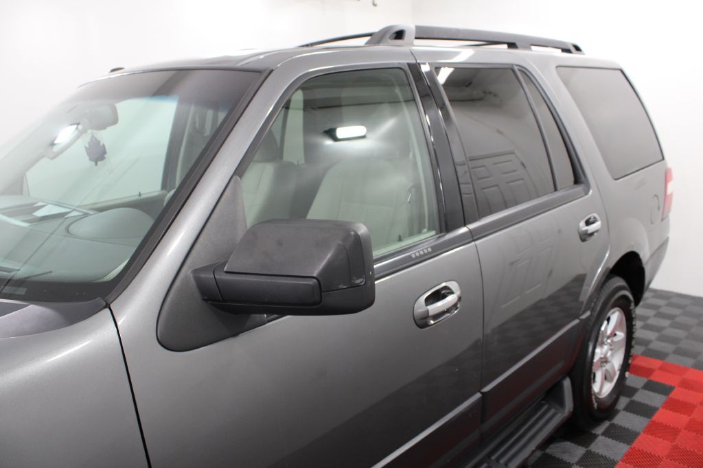 2011 Ford Expedition Image 8