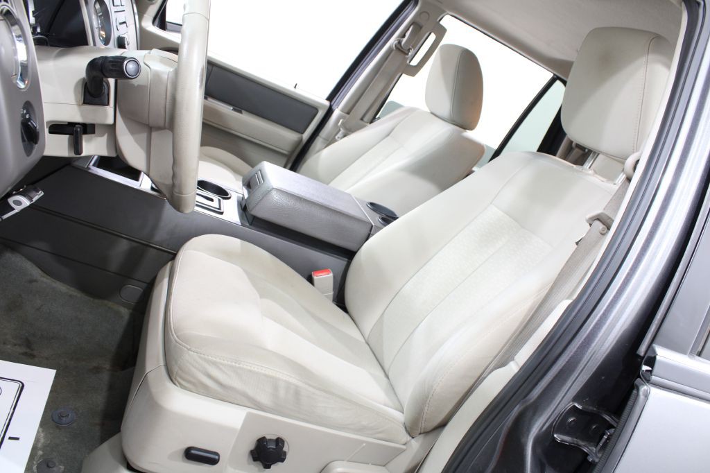 2011 Ford Expedition Image 11