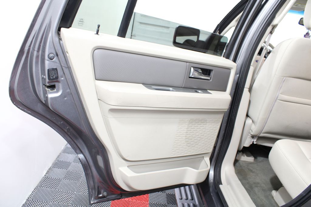 2011 Ford Expedition Image 12
