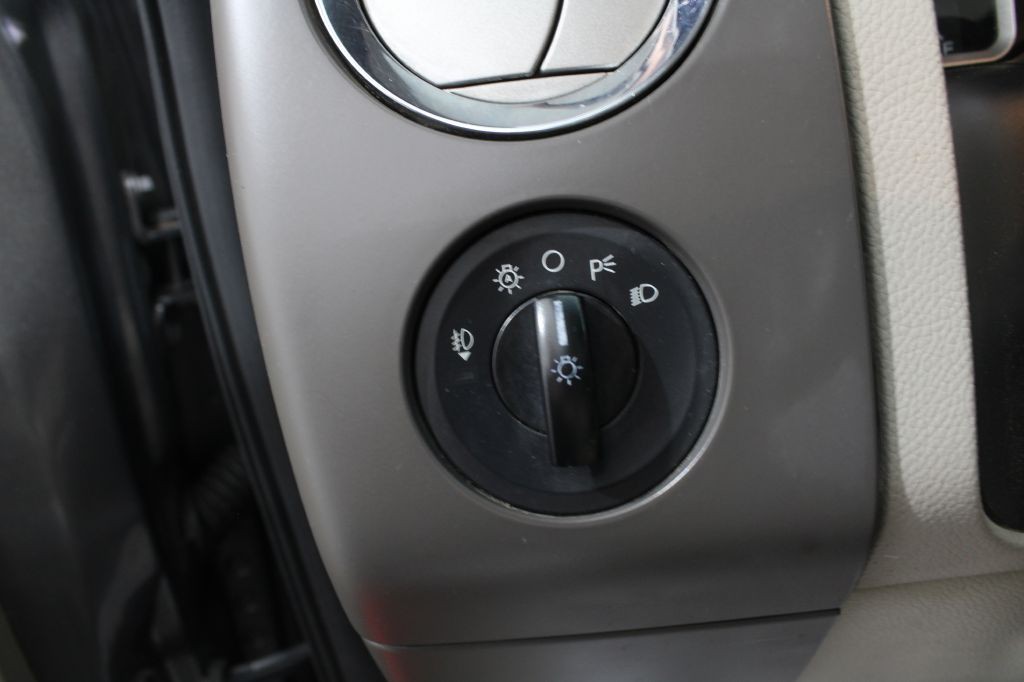 2011 Ford Expedition Image 23