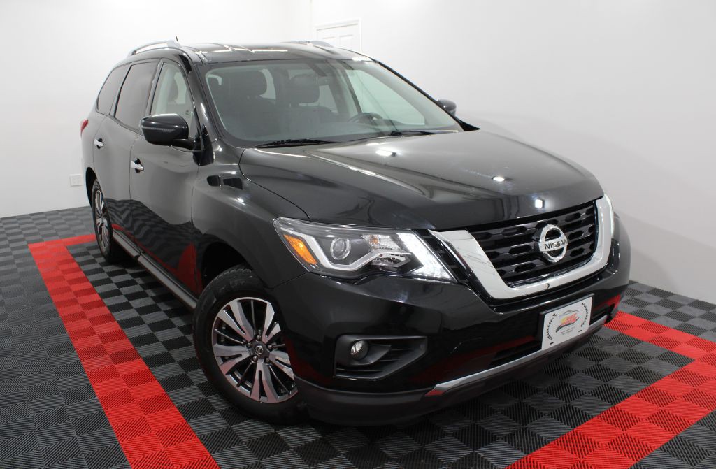 2017 Nissan Pathfinder Image 1