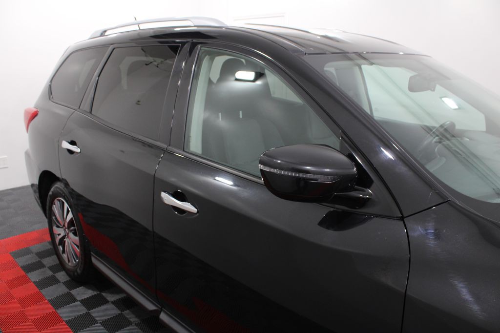 2017 Nissan Pathfinder Image 7