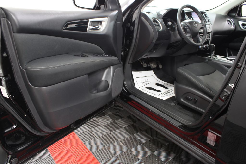 2017 Nissan Pathfinder Image 14