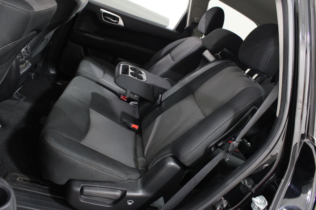 2017 Nissan Pathfinder Image 17