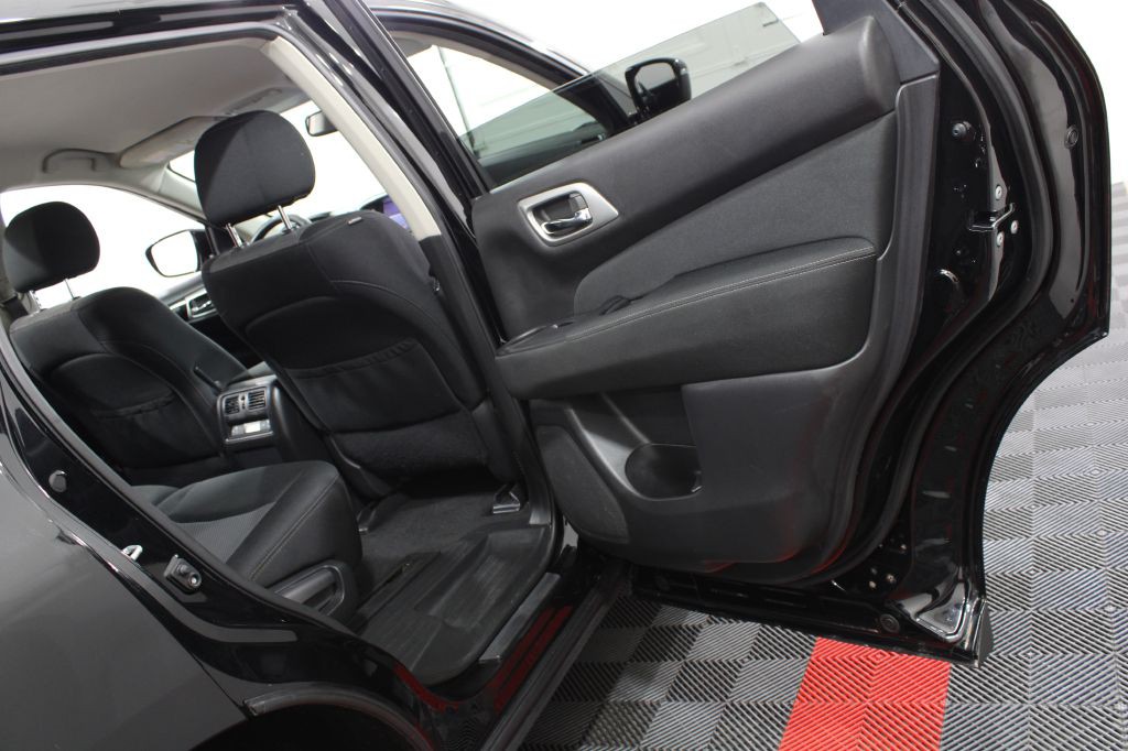 2017 Nissan Pathfinder Image 19