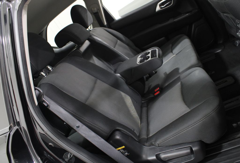 2017 Nissan Pathfinder Image 20