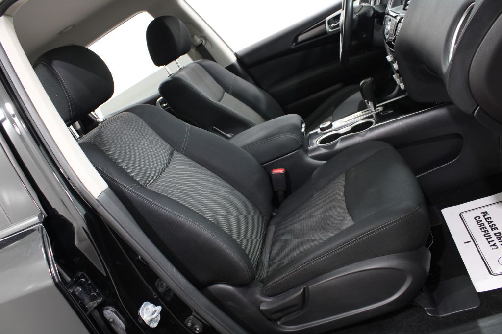 2017 Nissan Pathfinder Image 23