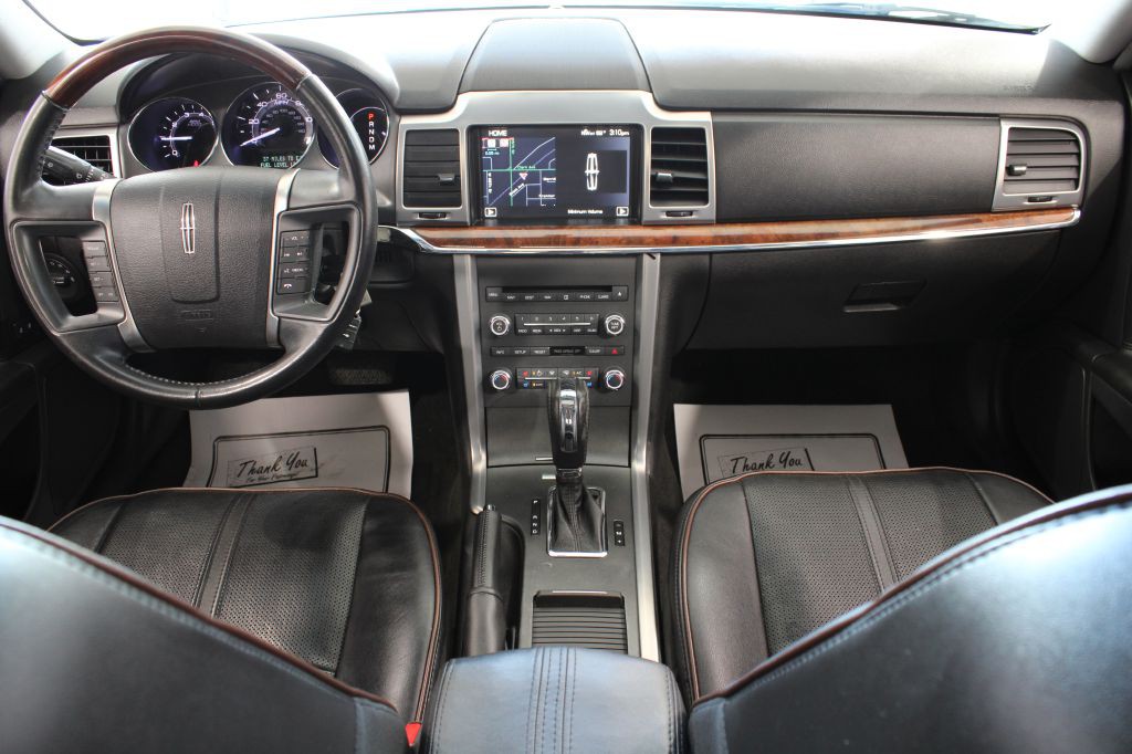 2012 Lincoln MKZ Image 2