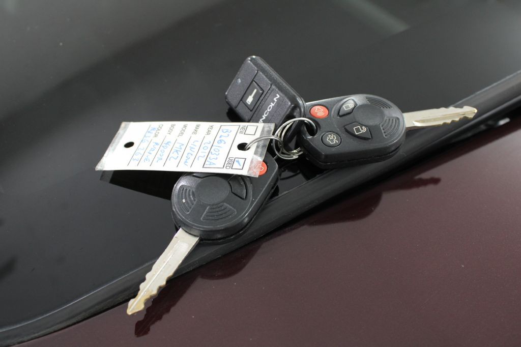 2012 Lincoln MKZ Image 11