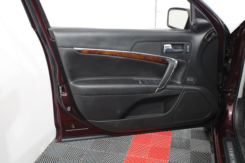 2012 Lincoln MKZ Image 16