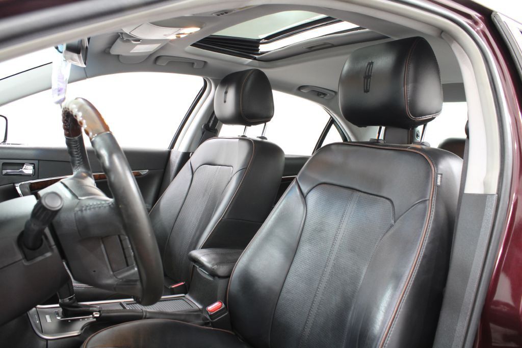 2012 Lincoln MKZ Image 19