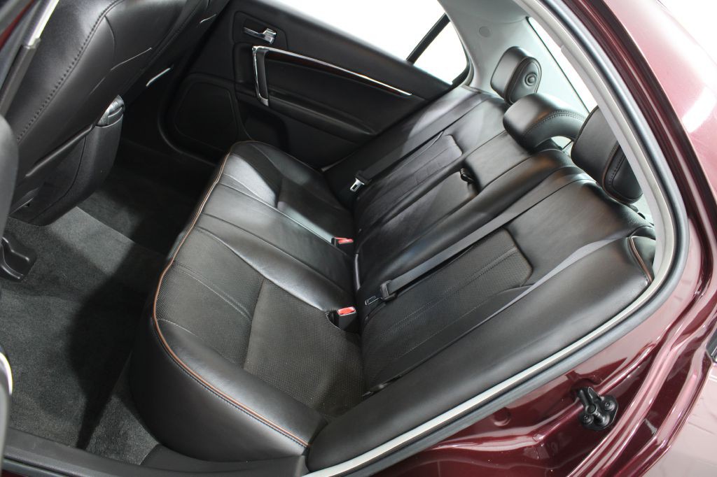 2012 Lincoln MKZ Image 21