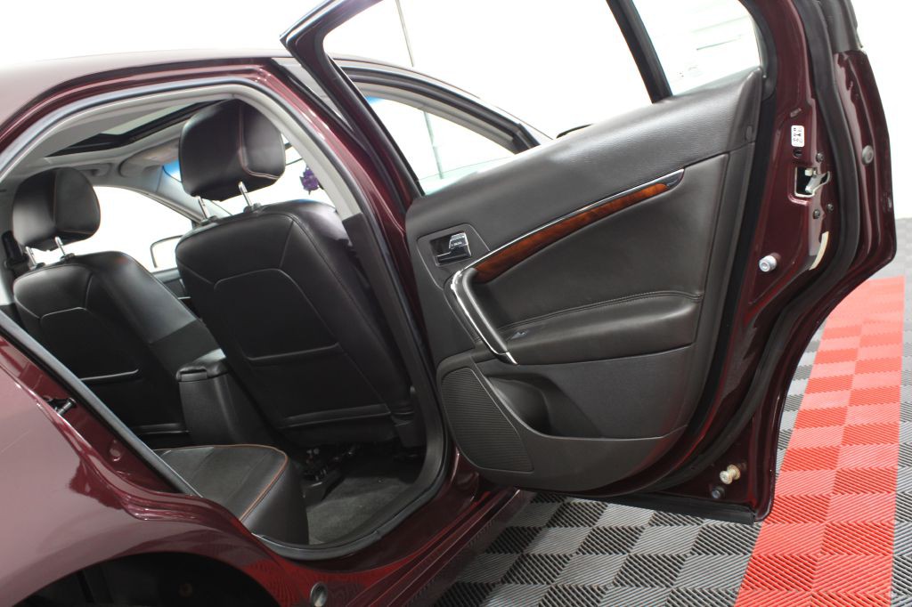 2012 Lincoln MKZ Image 23