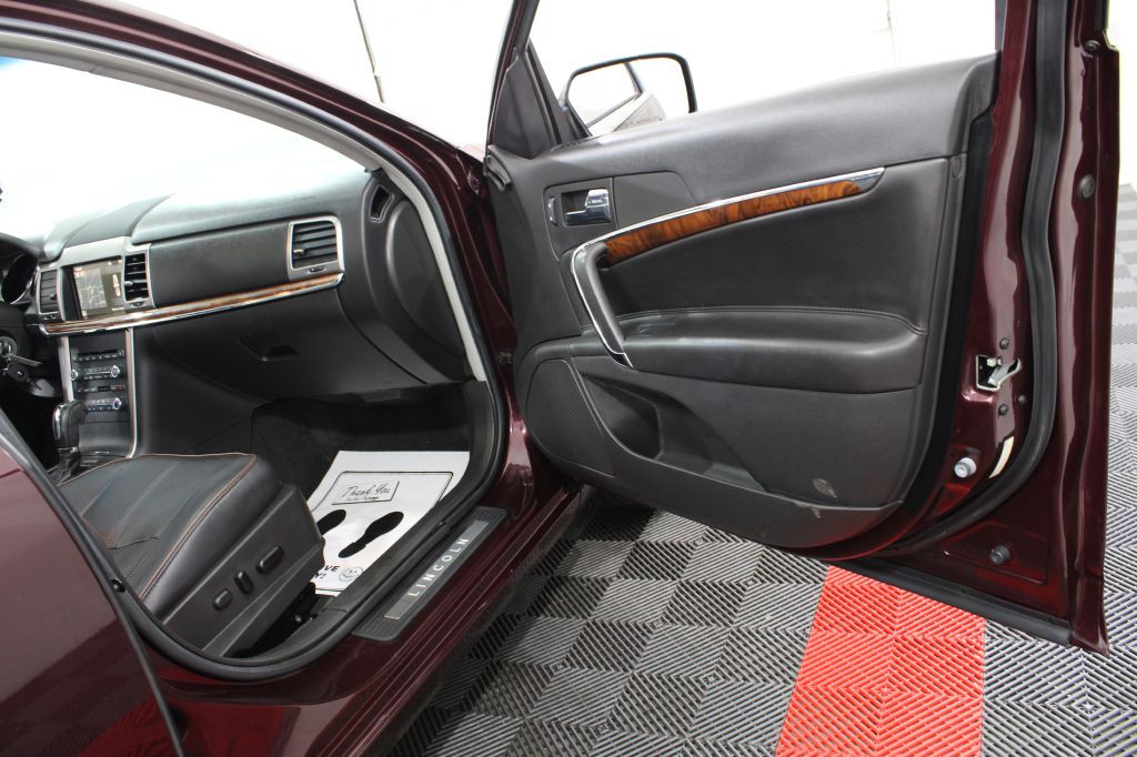 2012 Lincoln MKZ Image 26