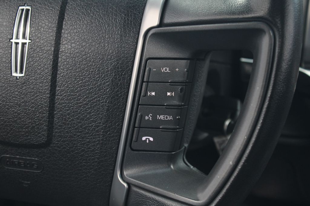 2012 Lincoln MKZ Image 41