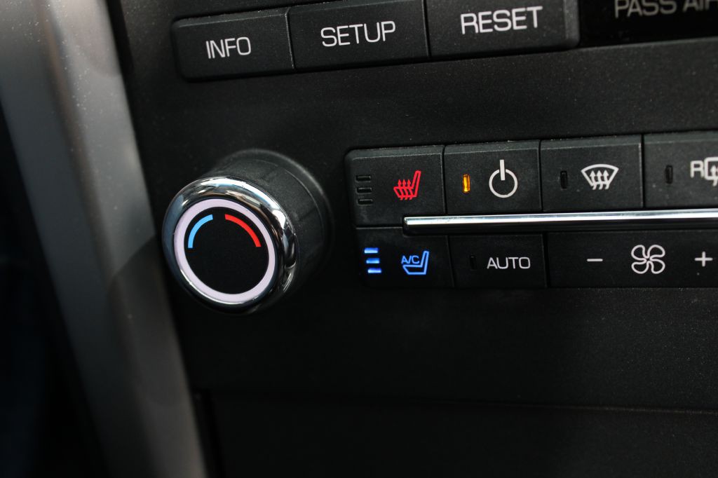 2012 Lincoln MKZ Image 45