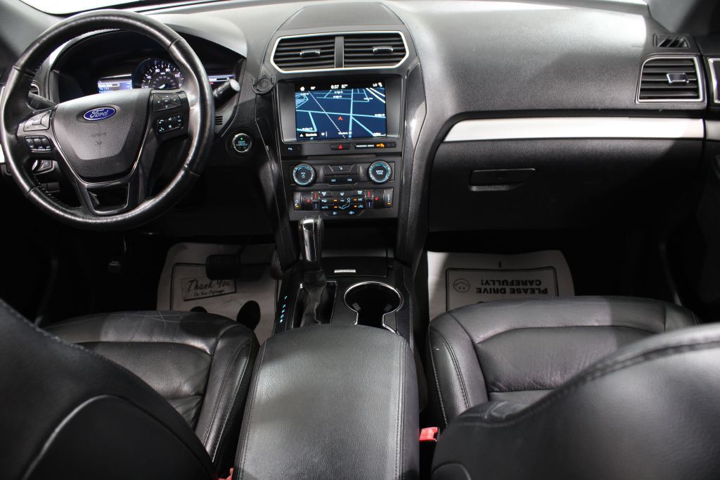 2017 Ford Explorer Image 2